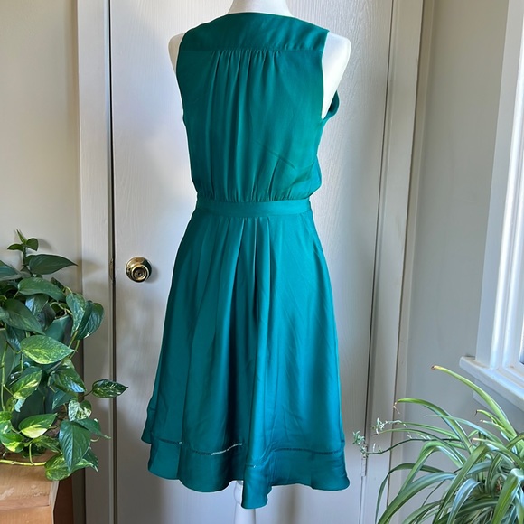 Banana Republic Satin Midi V Dress in cosmic teal - Picture 4 of 9